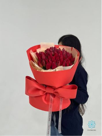 Luxury Red Tulip Bouquet with Elegant Wrap